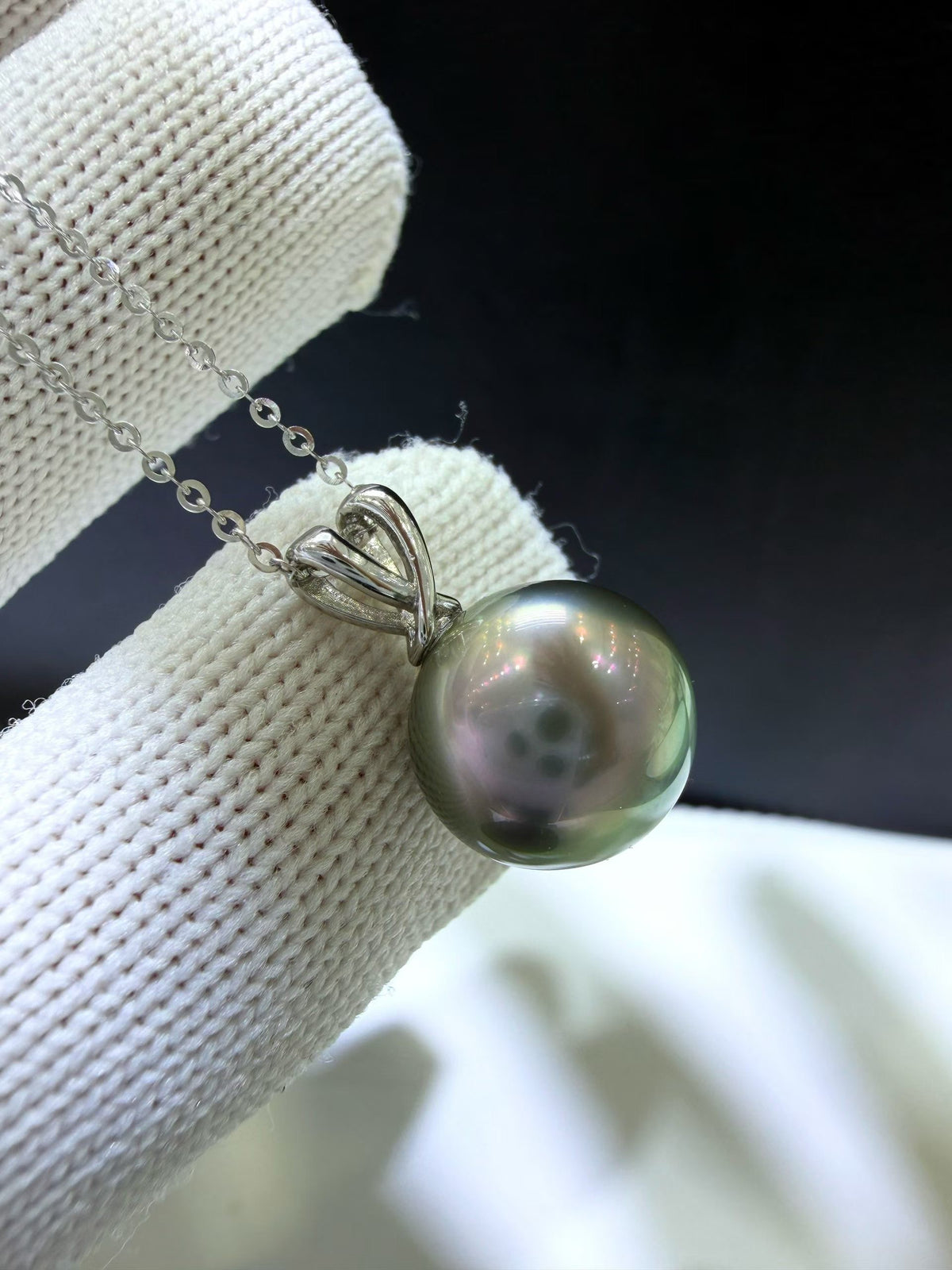 12mm near-round peacock green Tahitian pearl pendant in S925 sterling silver with silver chain