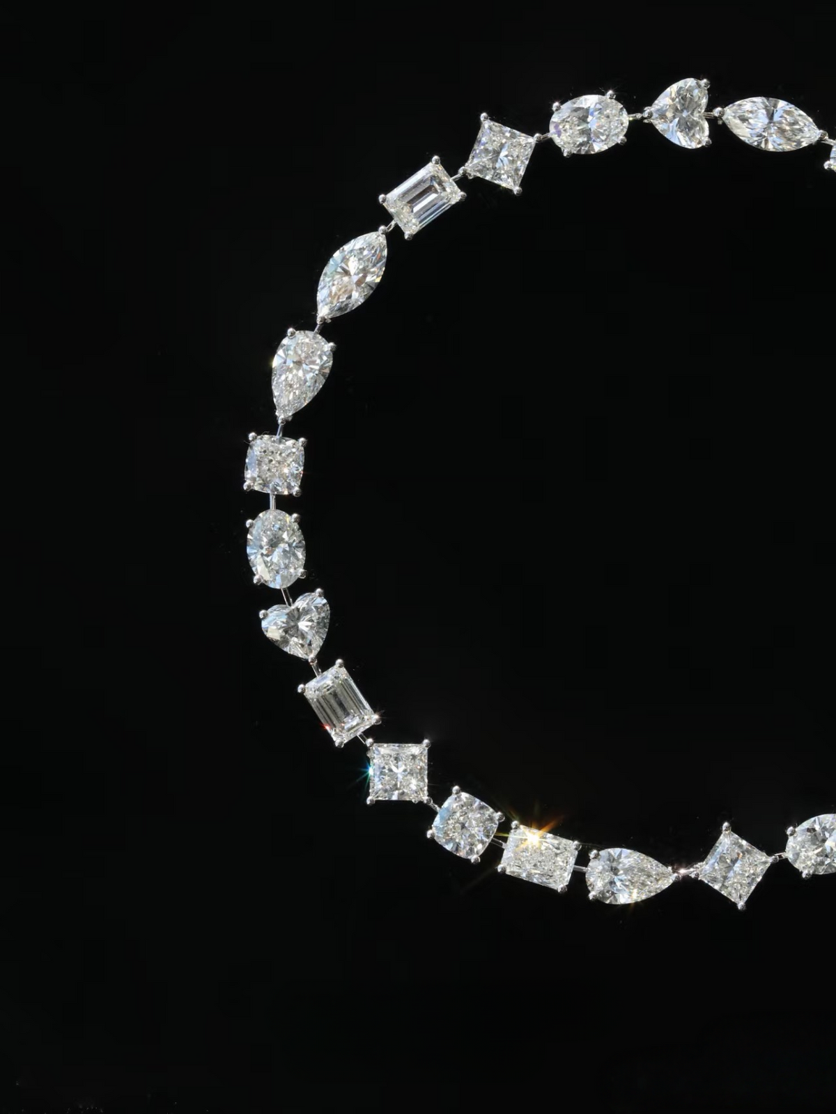 Mixed-shape diamond bracelet