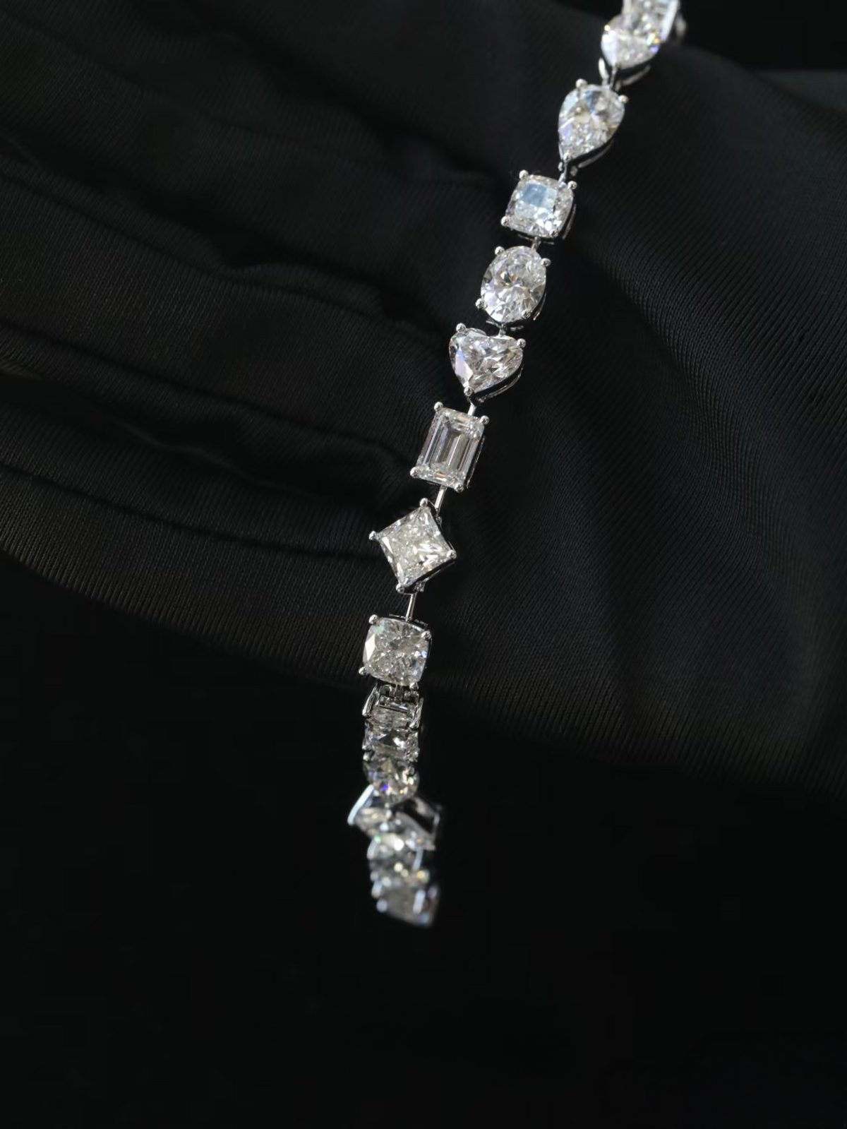 Mixed-shape diamond bracelet