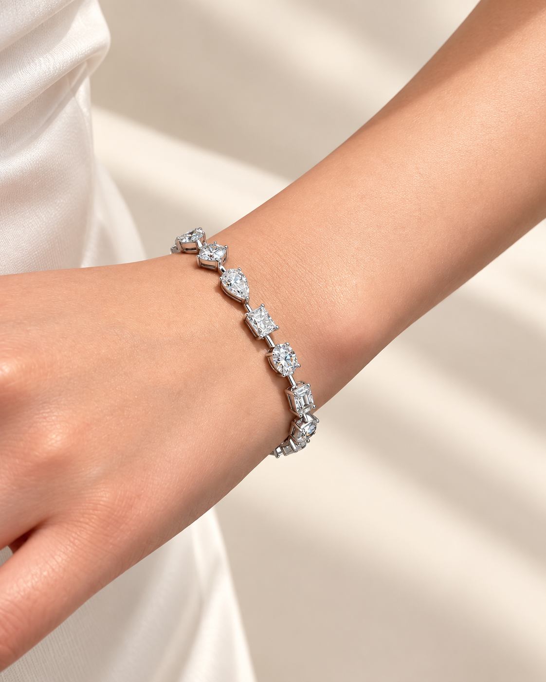 Mixed-shape diamond bracelet