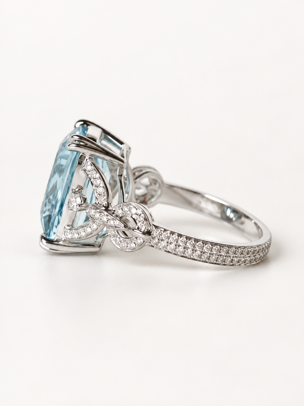 5.46 ct natural aquamarine and lab-grown diamond ring