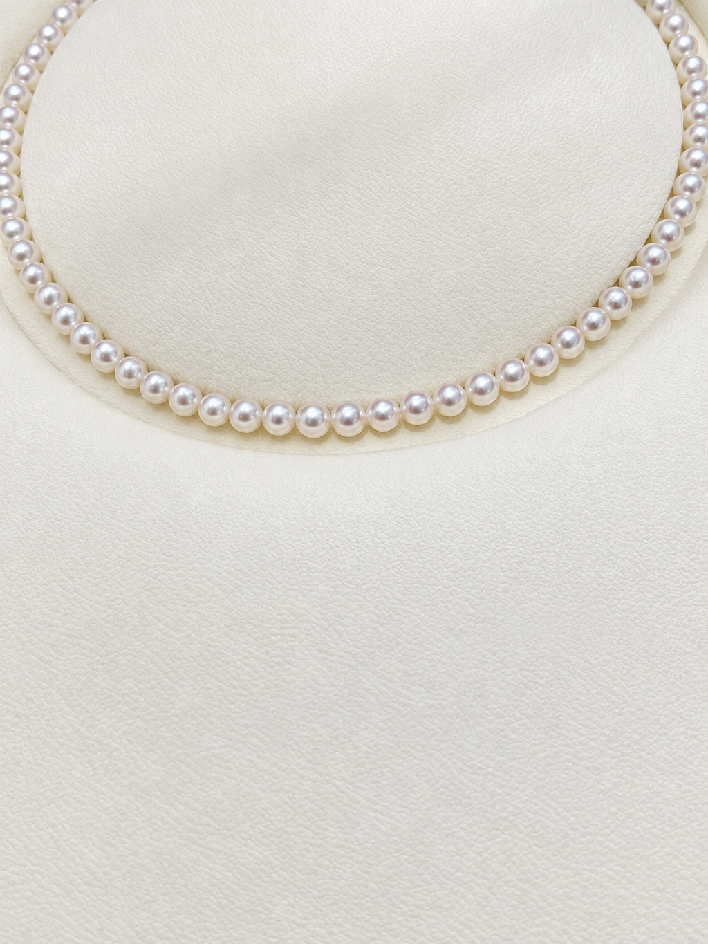 Aurora freshwater bead pearl necklace, 5.5–6.5mm with 14K gold magnetic clasp