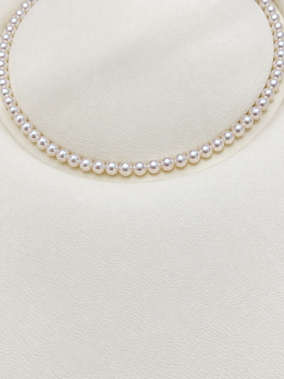 Aurora freshwater bead pearl necklace, 5.5–6.5mm with 14K gold magnetic clasp