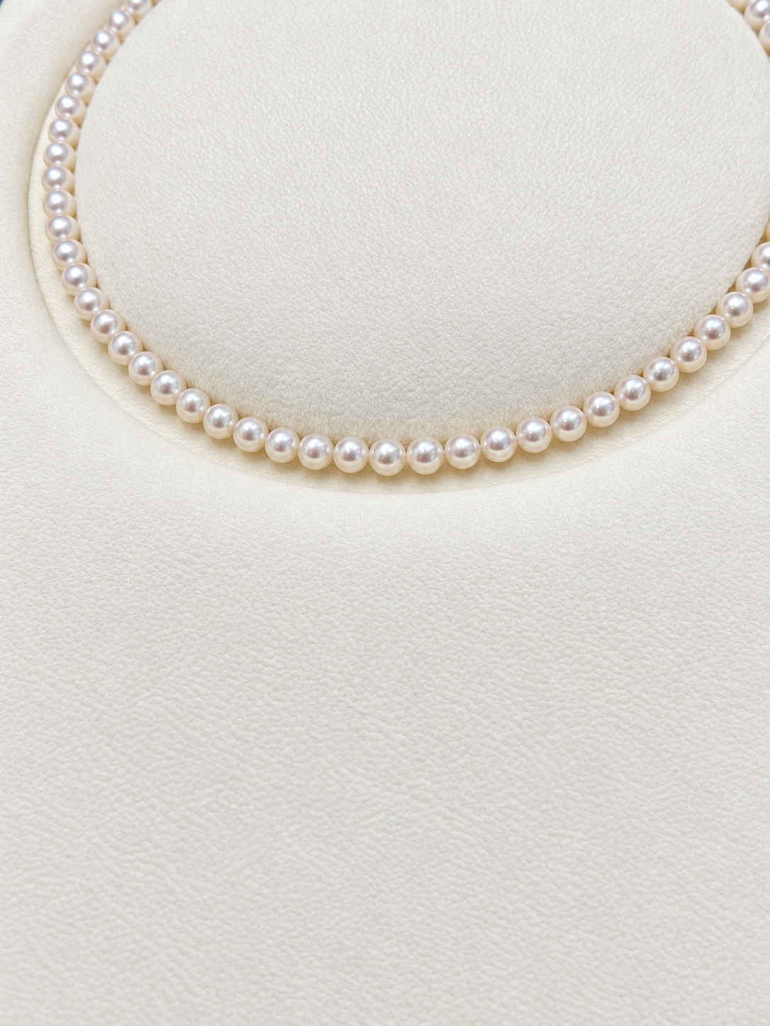 Aurora freshwater bead pearl necklace, 5.5–6.5mm with 14K gold magnetic clasp