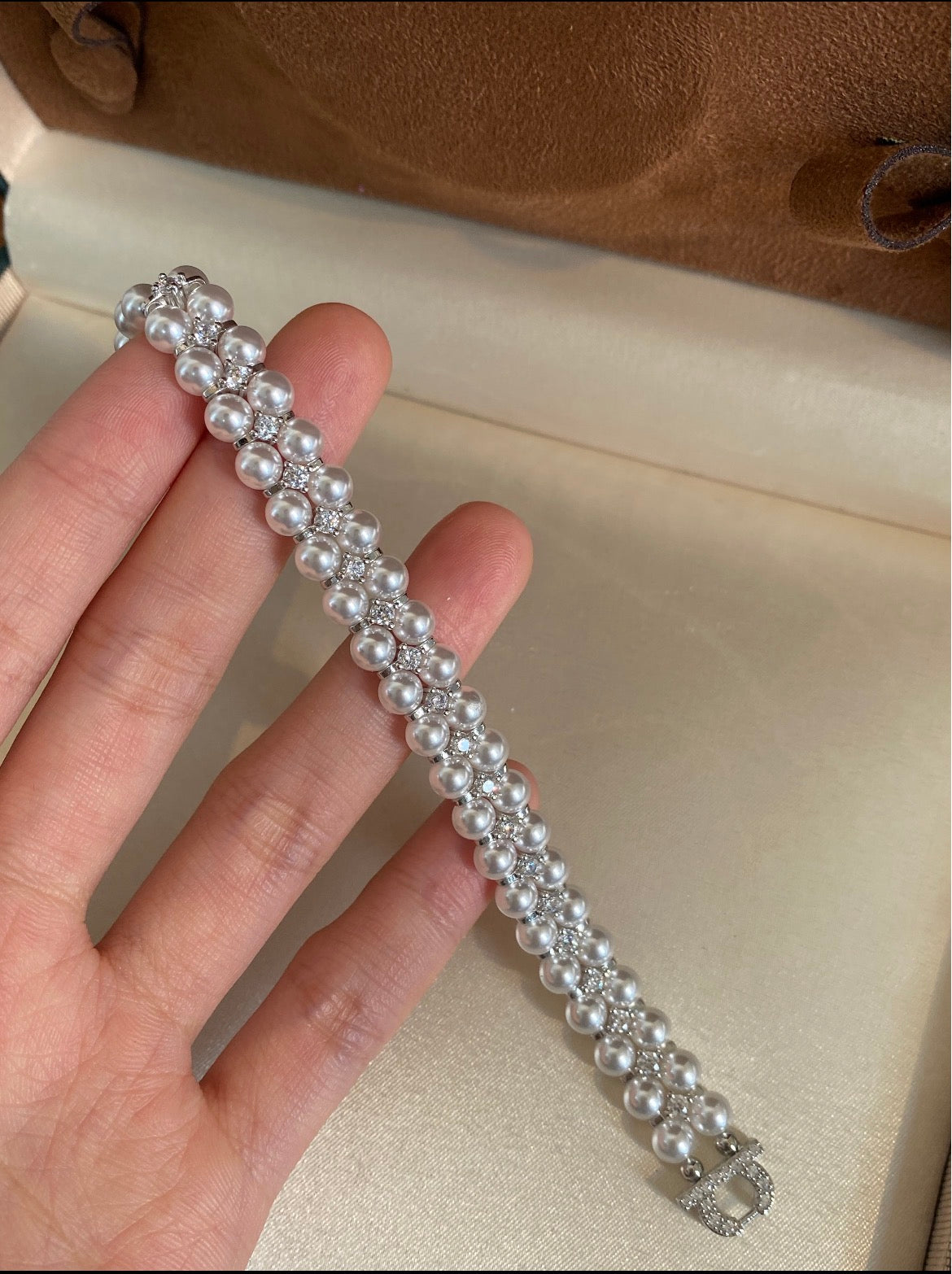 Double-strand Akoya pearl bracelet with 14K white gold natural diamond clasp