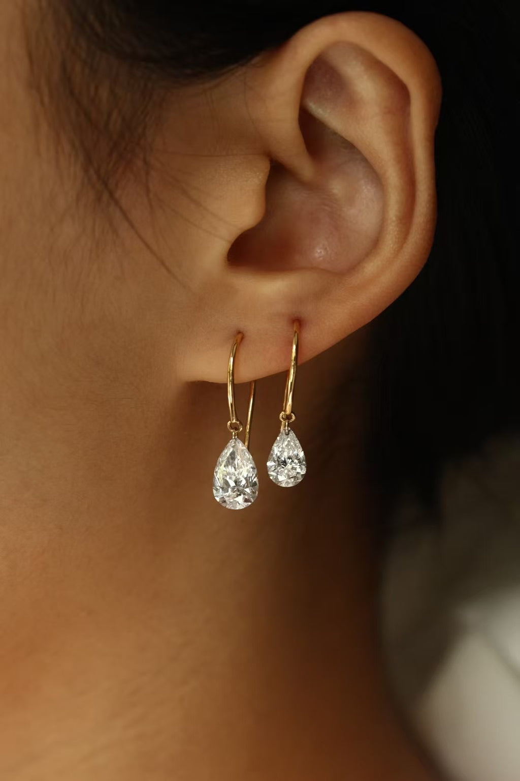 Pear-cut lab-grown diamond drop earrings in yellow gold, view 4