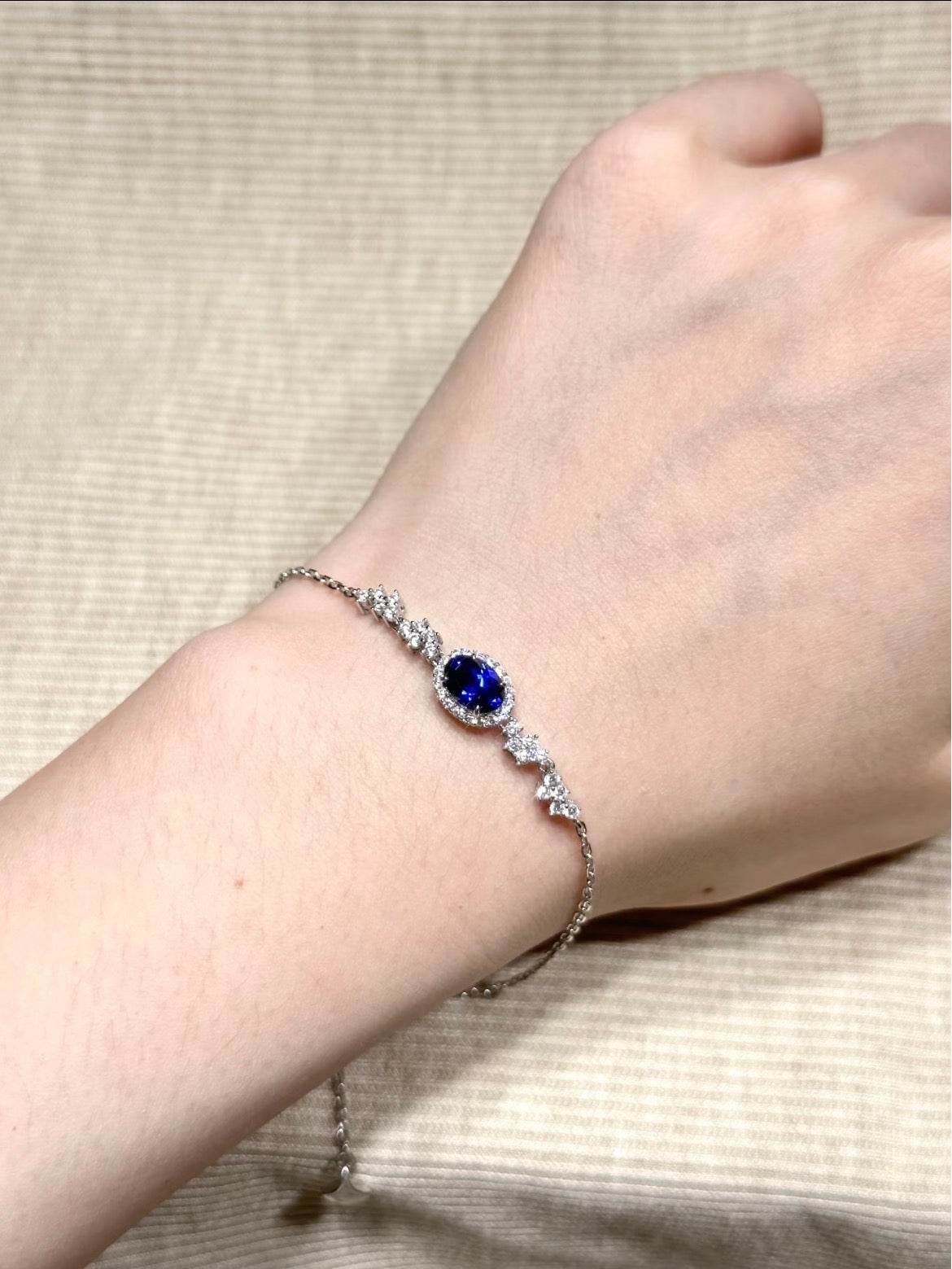 1.42ct royal blue sapphire and natural diamond bracelet in 18K white gold