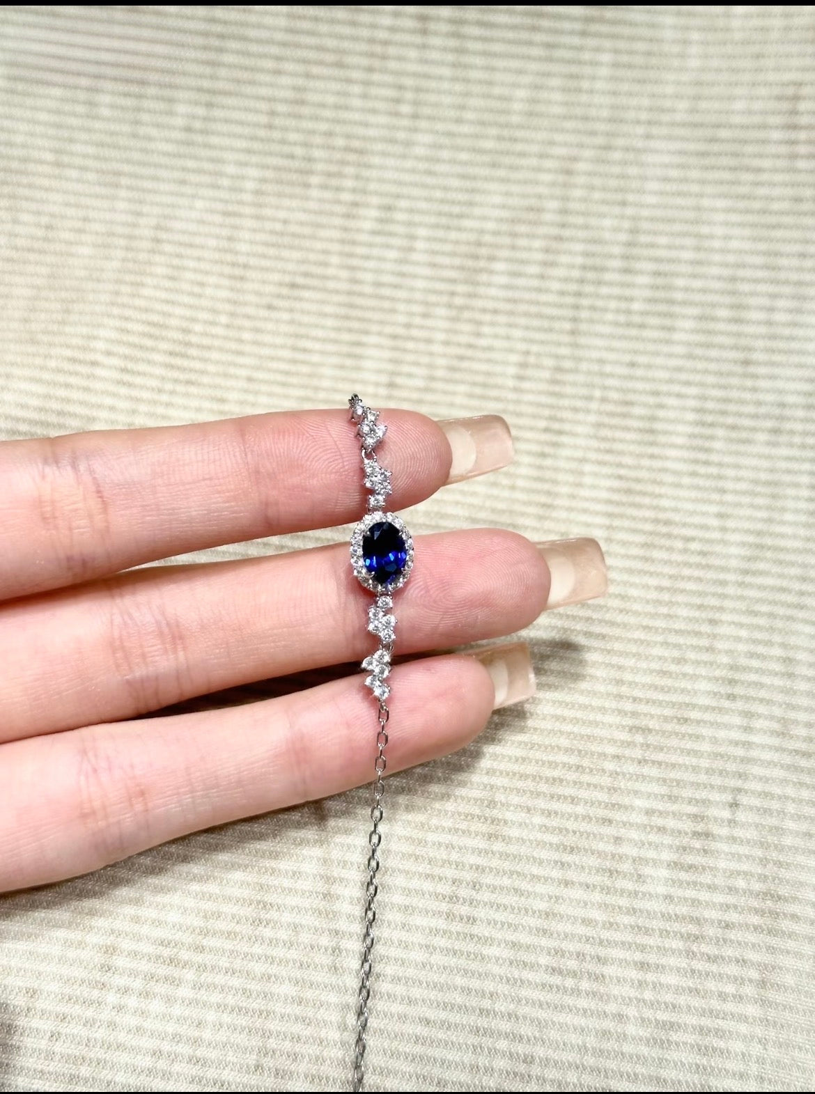 1.42ct royal blue sapphire and natural diamond bracelet in 18K white gold