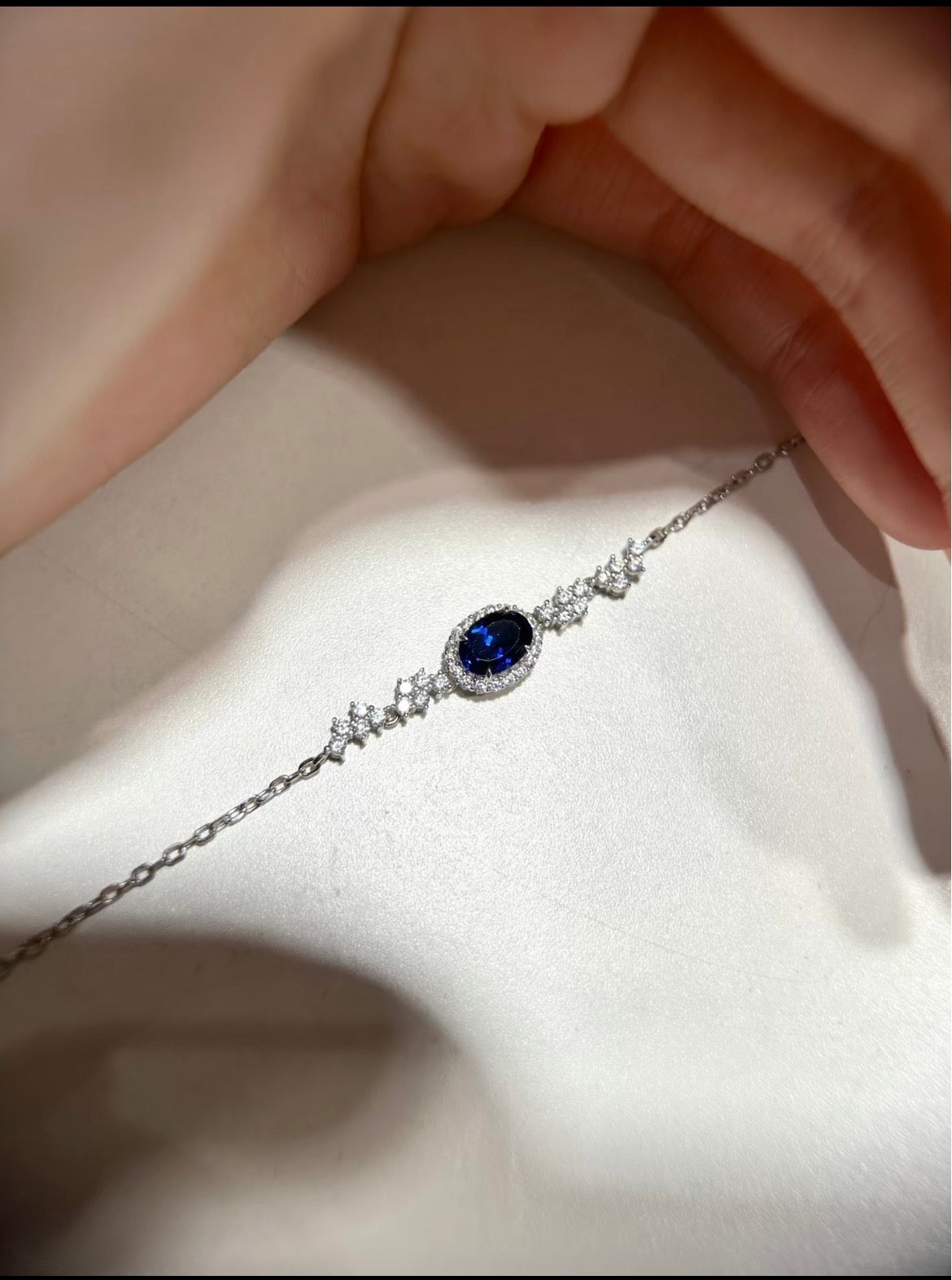 1.42ct royal blue sapphire and natural diamond bracelet in 18K white gold