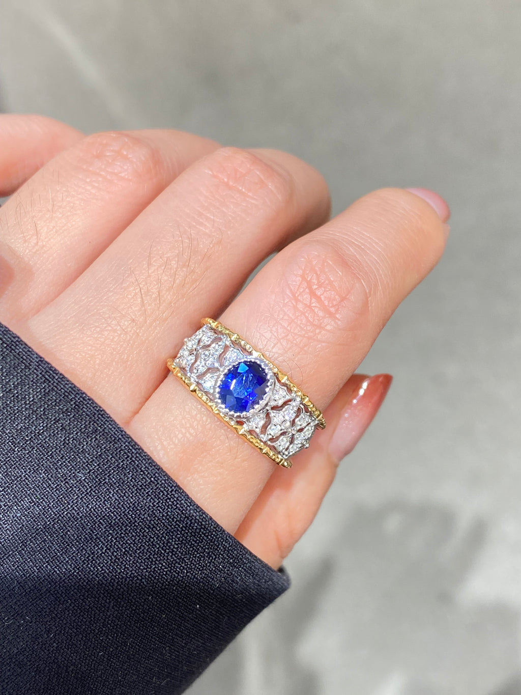 1 ct natural blue sapphire and lab-grown diamond openwork ring in 18K gold