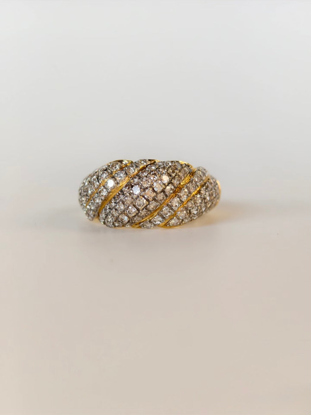 Vintage-inspired 18K yellow gold bombé twist ring with pavé natural diamonds