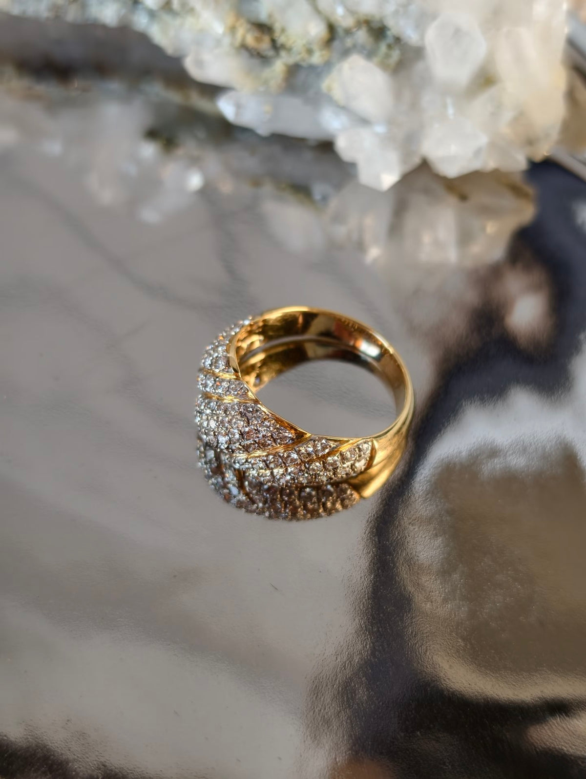 Vintage-inspired 18K yellow gold bombé twist ring with pavé natural diamonds